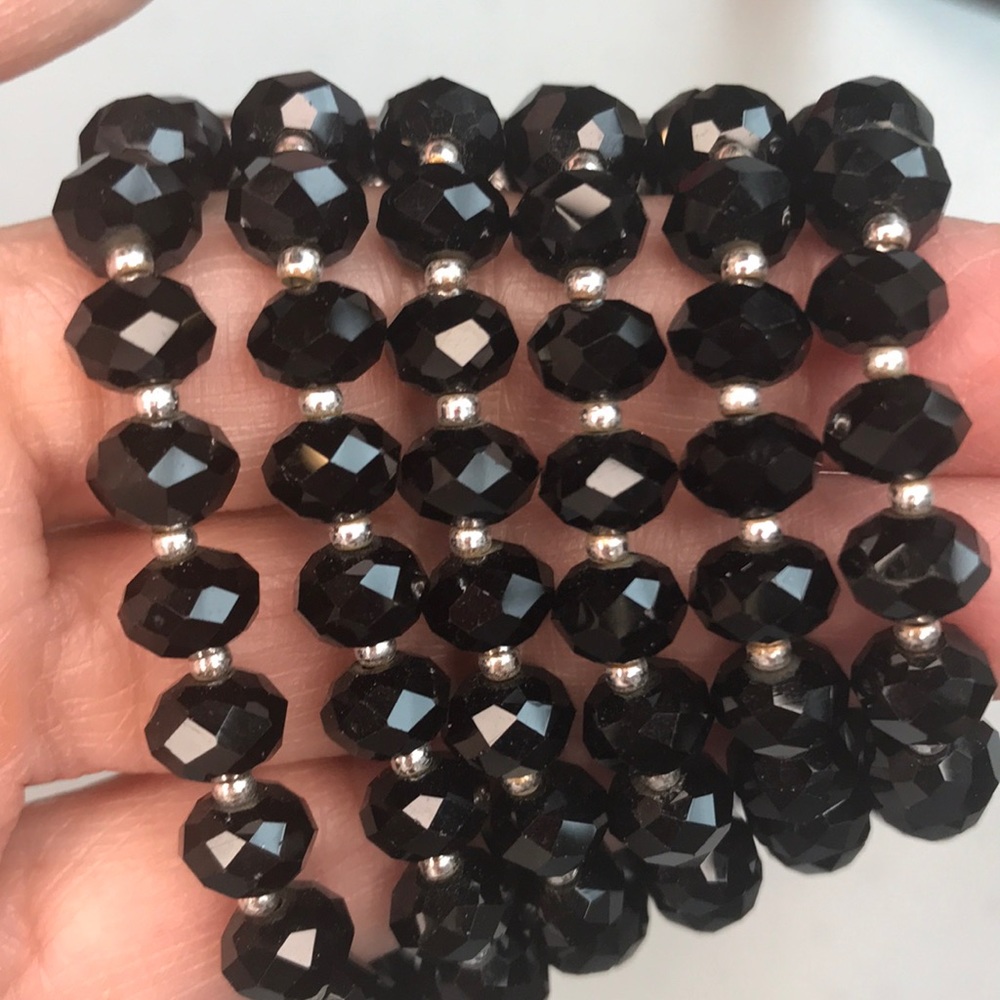 Six-strand black bead stretch bracelet - Picture 5 of 7